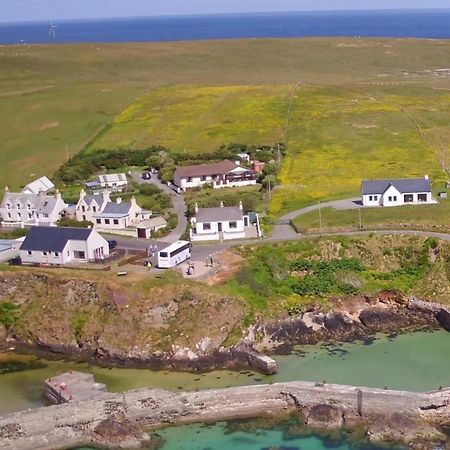 Road End Cottage Port of Ness Екстер'єр фото